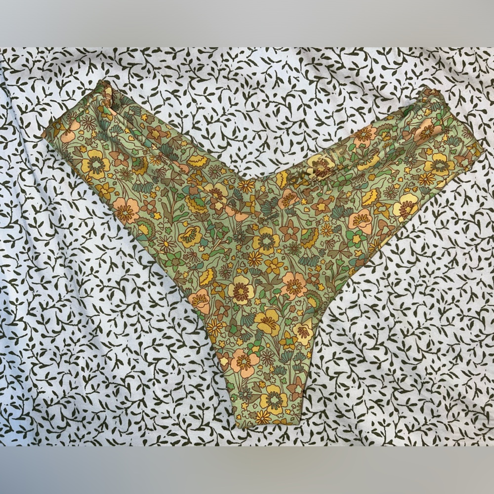 SKatie Mandi bottoms in Barcelona